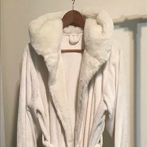 Pottery Barn alpaca faux fur robe , S